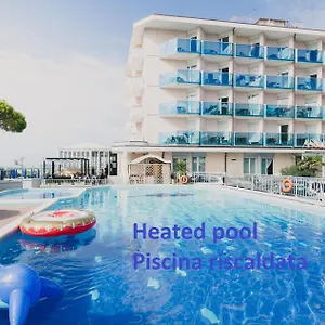hotel-la-bussola.hotelslidodijesolo.com/